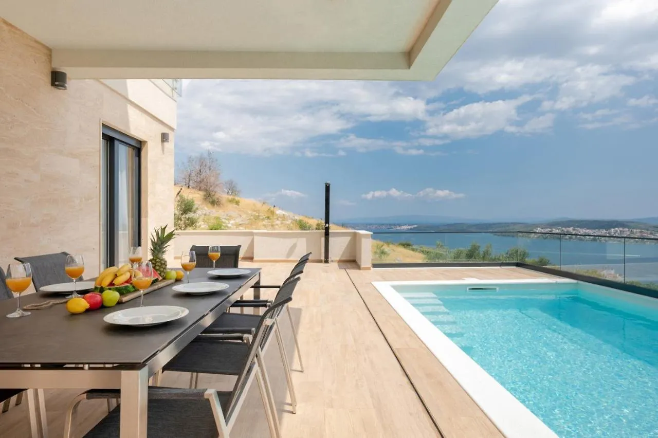 New Villa Astera -Heated Pool, 4 Bedrooms, And Sea Views location